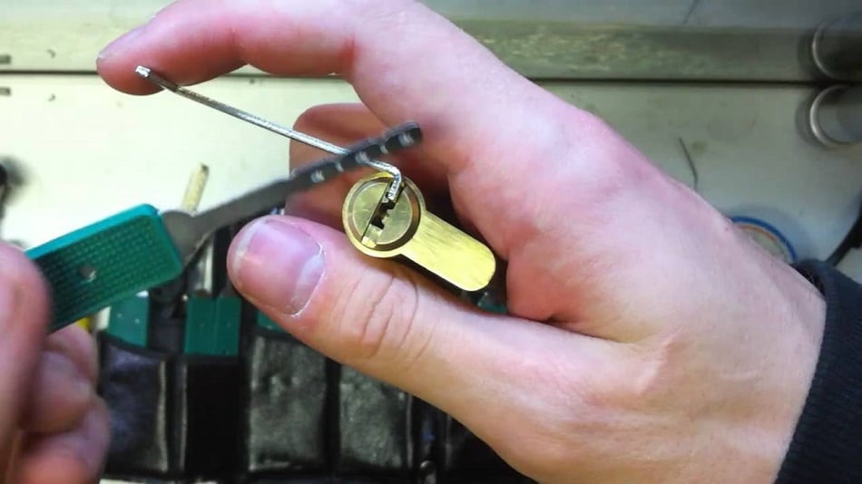 Raking for lock-picking method